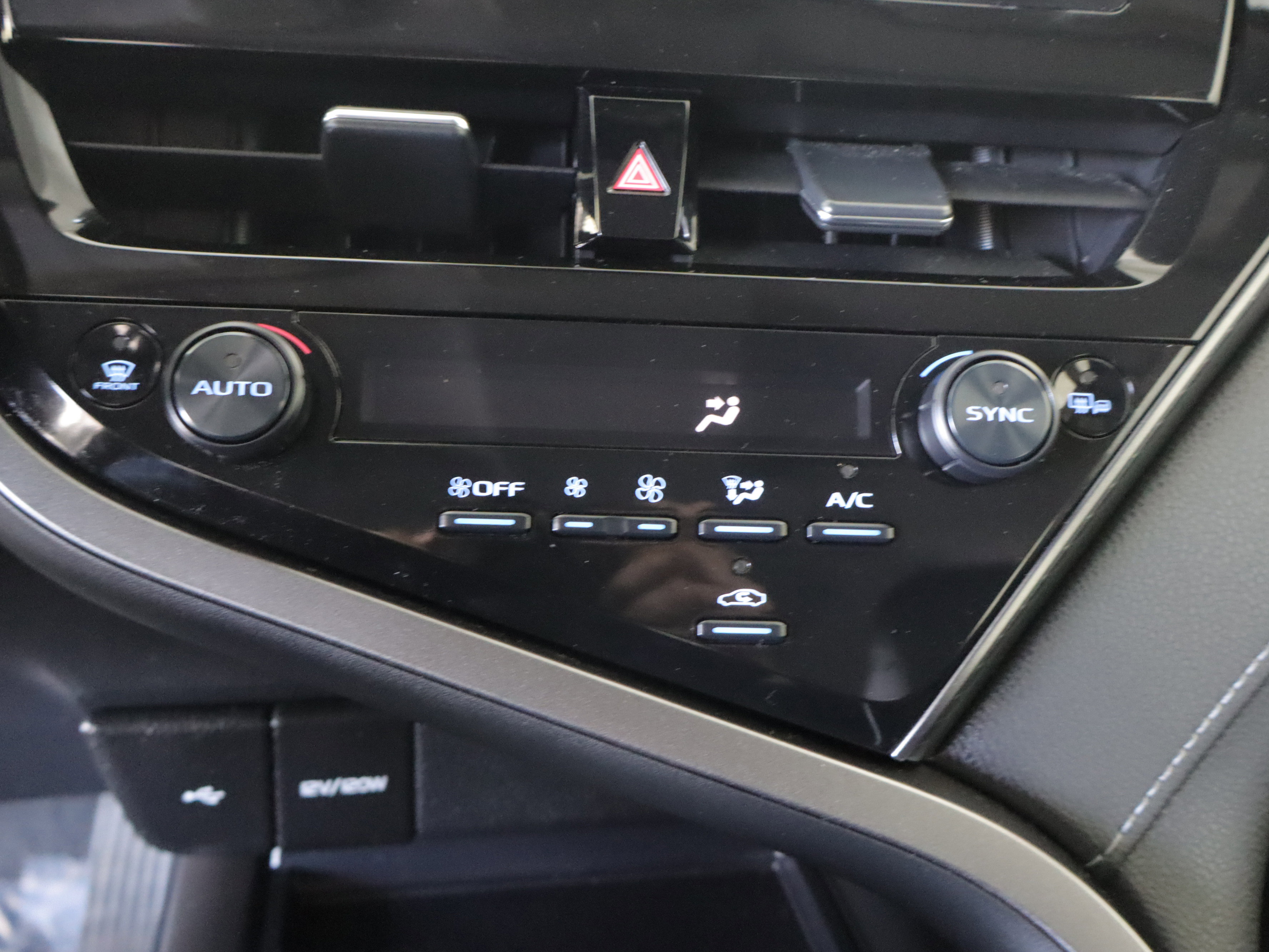 Used 2023 Toyota Camry SE w/ Cold Weather Package AWD/4WD image 16