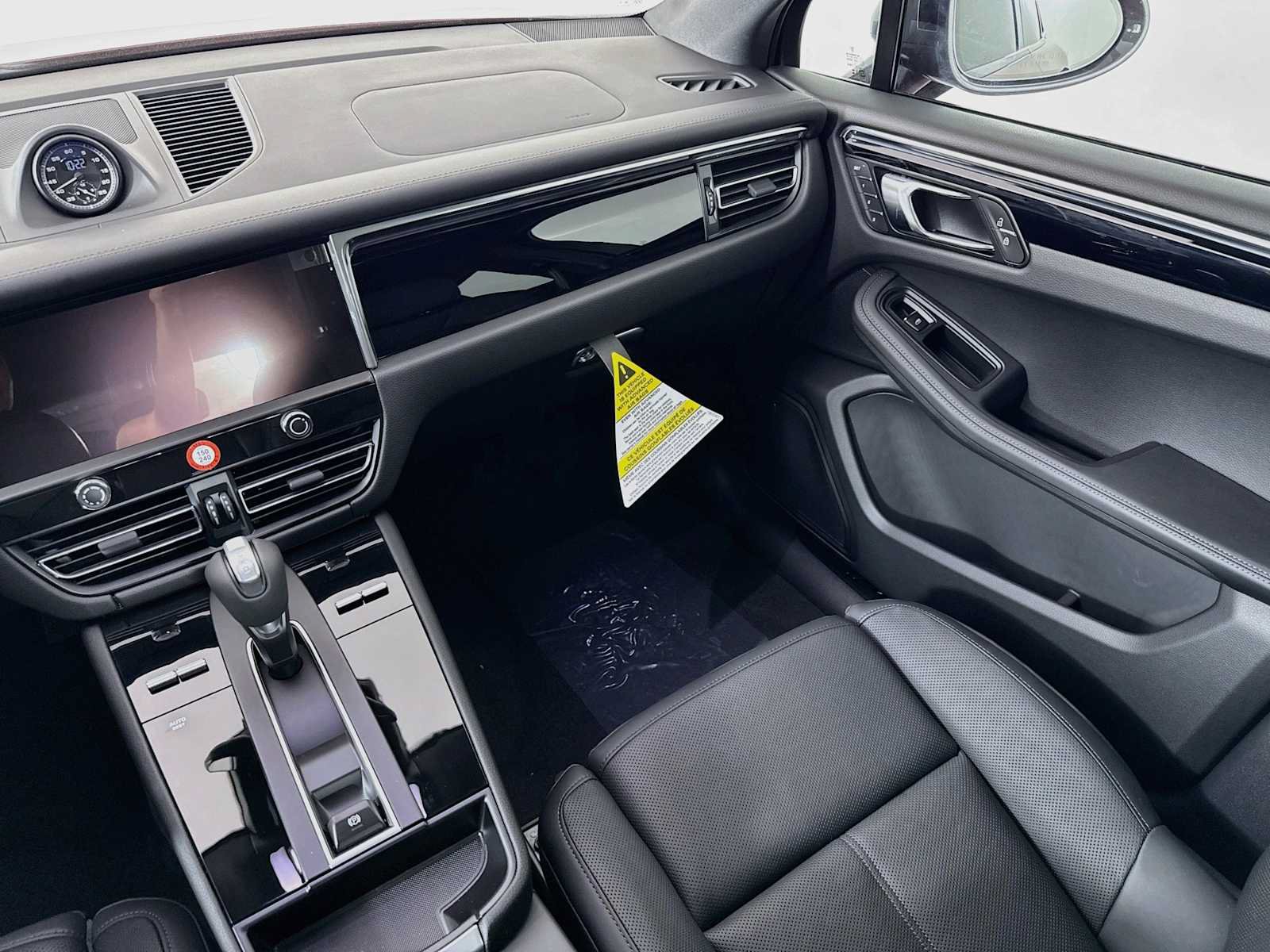 New 2026 Porsche Macan Turbo AWD/4WD image 25