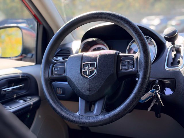 Used 2013 Dodge Grand Caravan SE FWD image 17