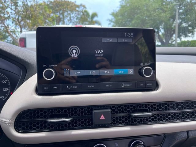 Used 2023 Honda HR-V LX image 9