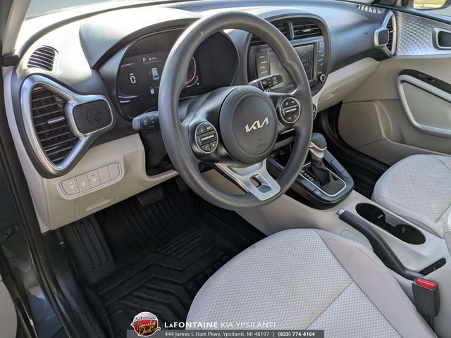 Used 2023 Kia Soul LX w/ LX Technology Package image 11