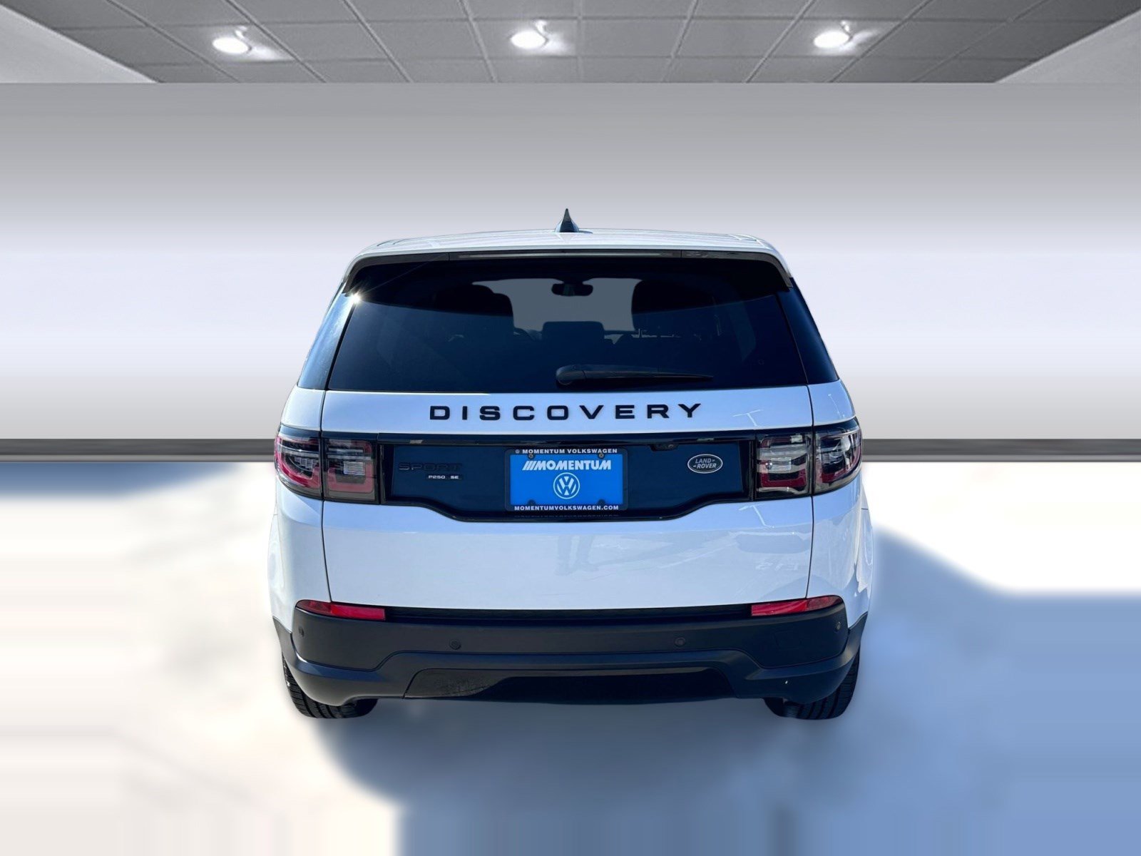 Used 2020 Land Rover Discovery Sport SE image 8