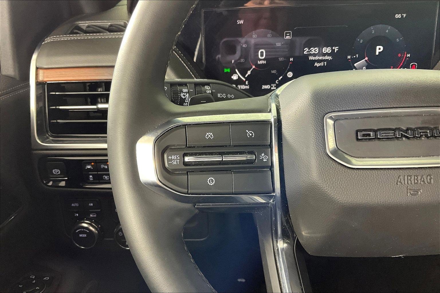 Used 2025 GMC Yukon XL Denali image 11