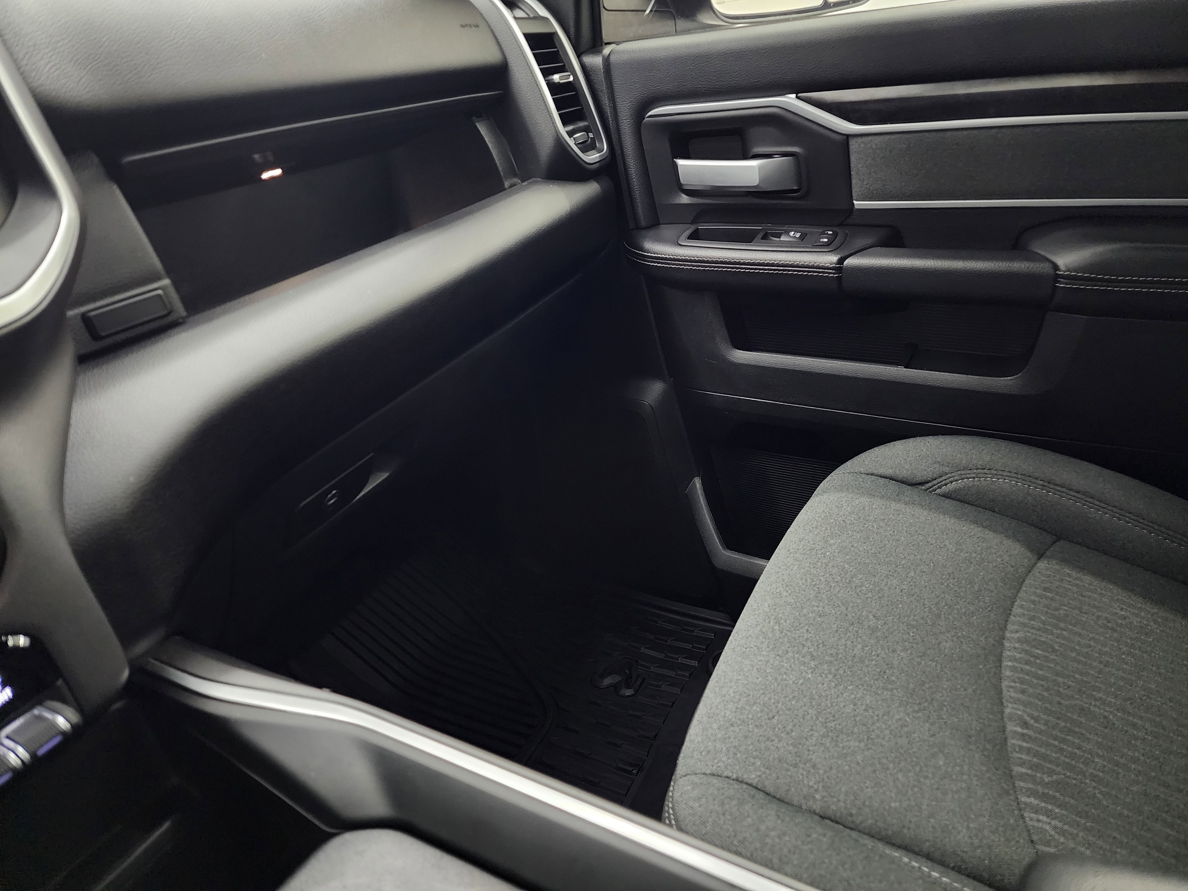 Used 2022 RAM 2500 Big Horn w/ Night Edition image 13