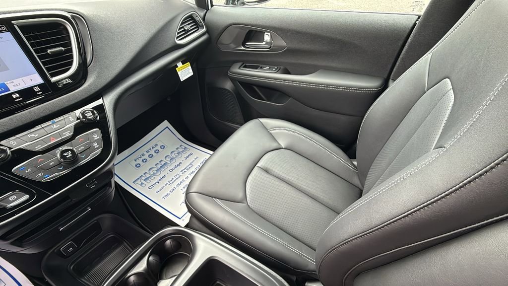 New 2026 Chrysler Voyager LX image 15