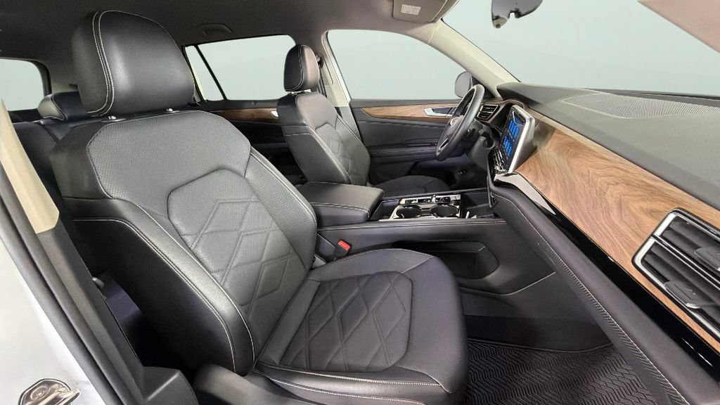 Used 2024 Volkswagen Atlas SE FWD image 34
