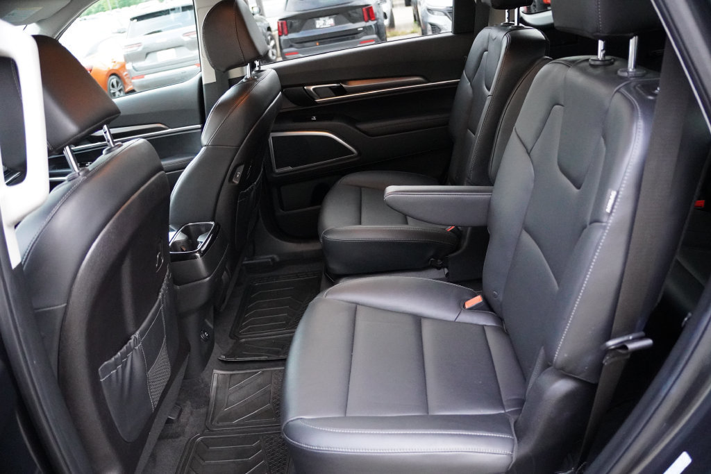 Certified 2024 Kia Telluride S AWD/4WD image 17
