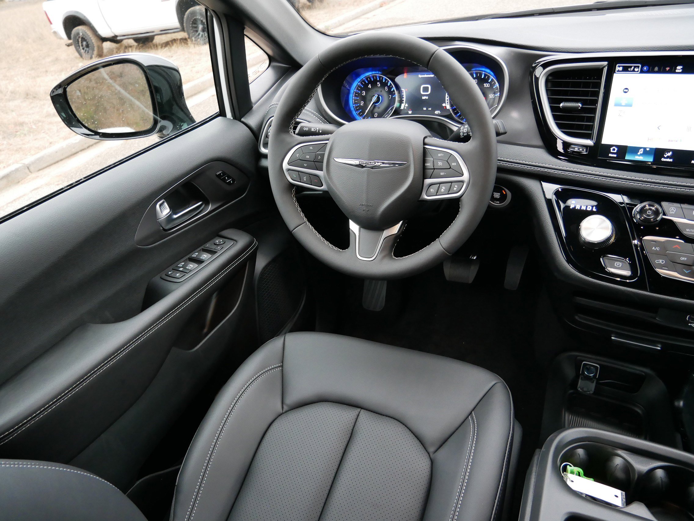 New 2026 Chrysler Pacifica Select image 9