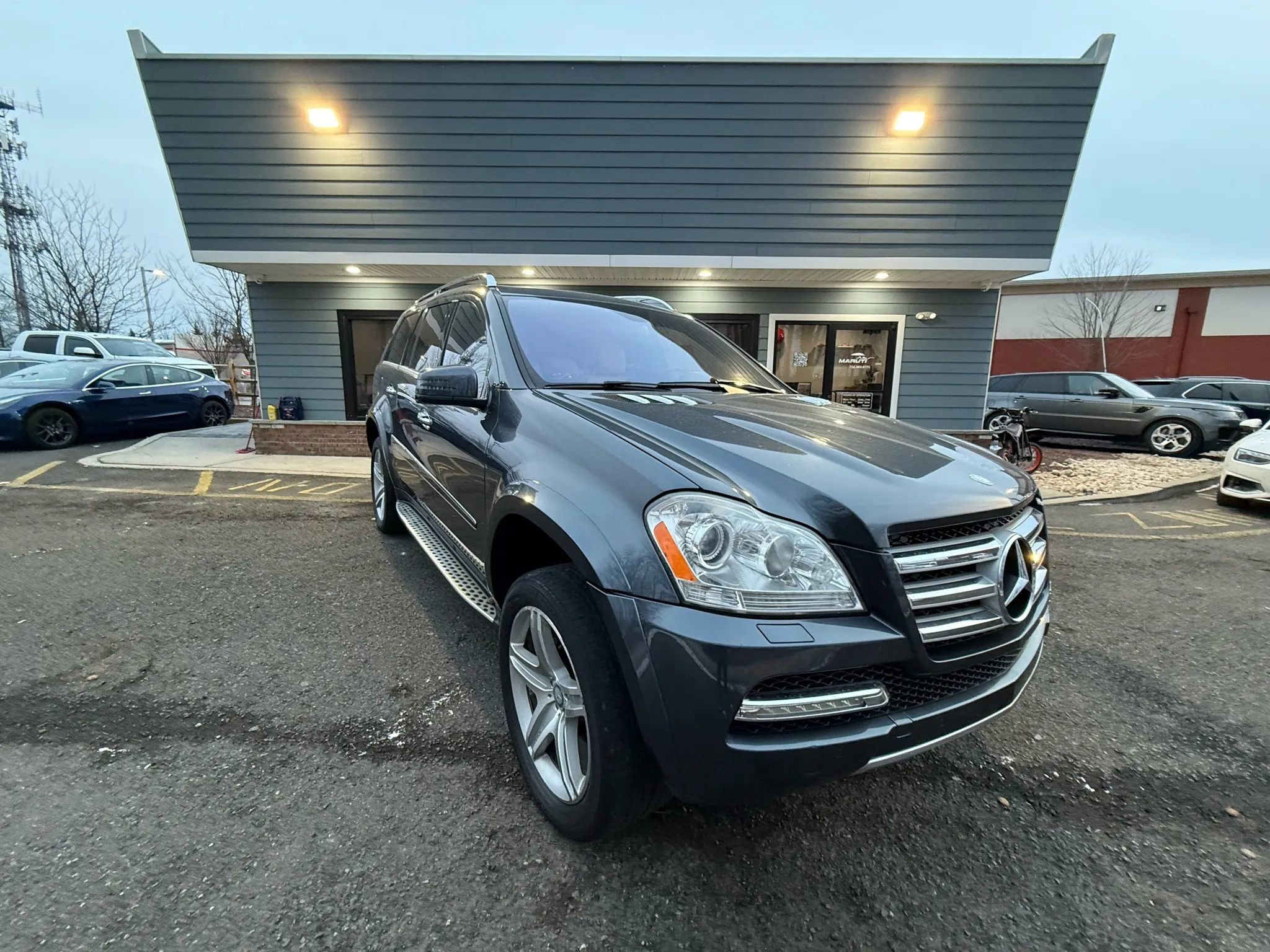 Used 2012 Mercedes-Benz GL 550 GL 550 4MATIC Sport Utility 4D image 8