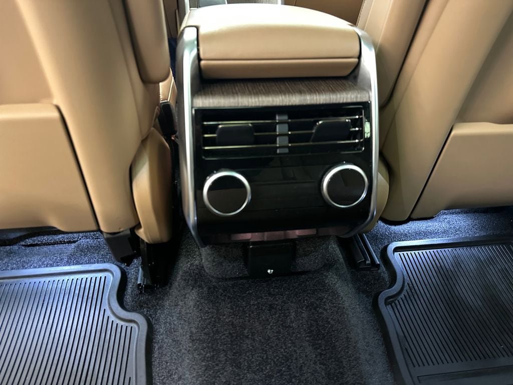 Used 2024 Land Rover Range Rover SE AWD/4WD image 21