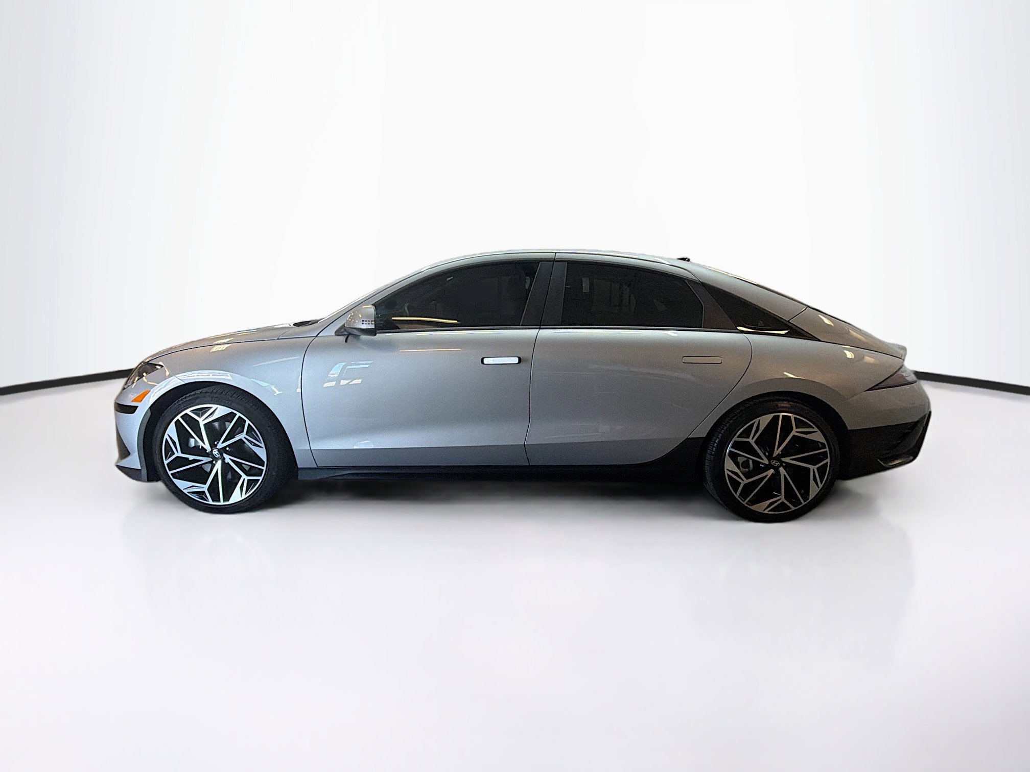 Used 2024 Hyundai Ioniq 6 SEL AWD/4WD image 4