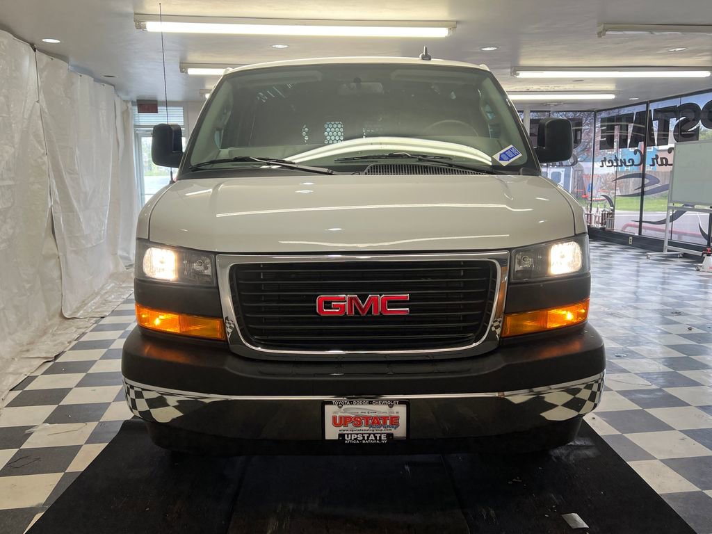 Used 2024 GMC Savana 2500 w/ Driver Convenience Package RWD image 2