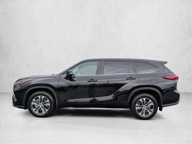 Used 2023 Toyota Highlander XLE image 9