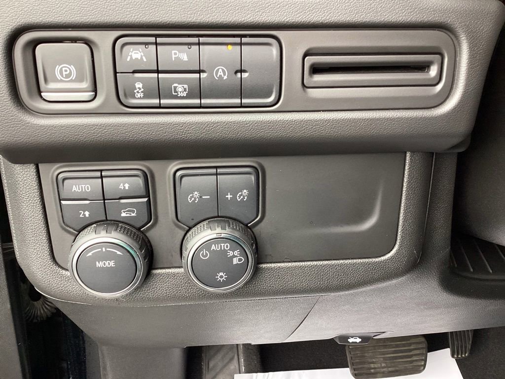 Used 2023 Chevrolet Tahoe RST w/ Luxury Package AWD/4WD image 31