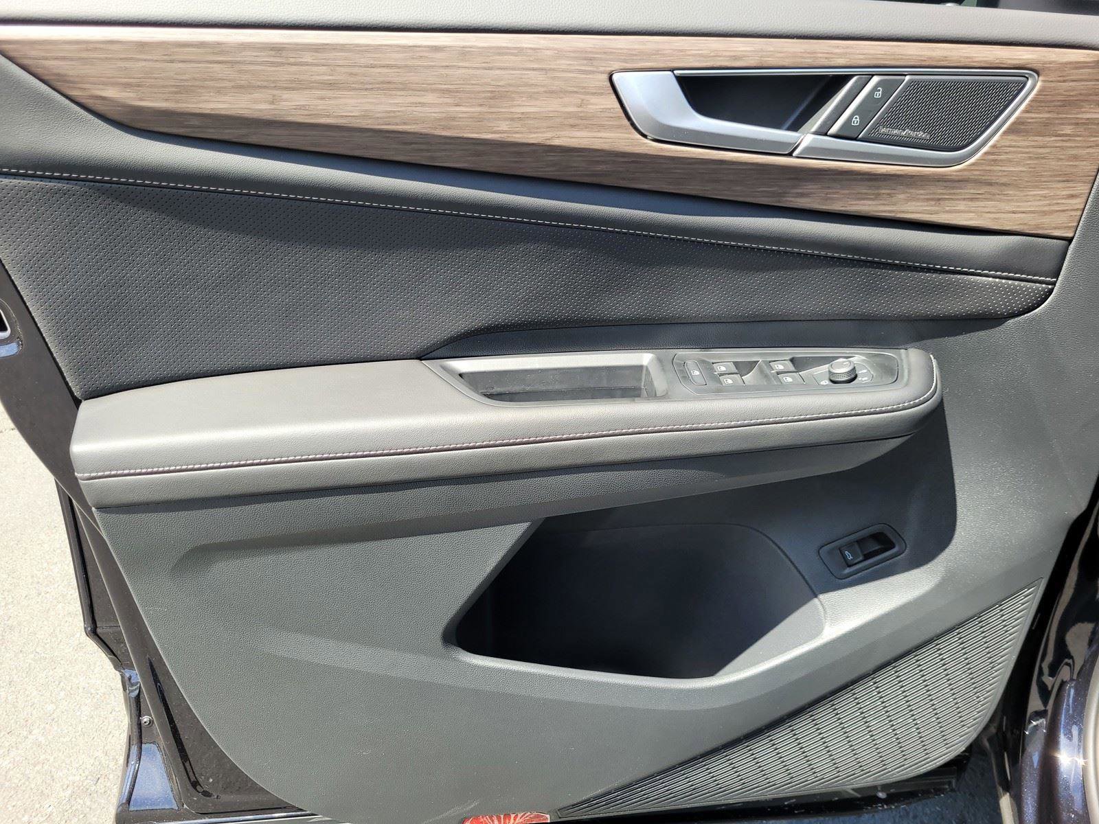 New 2025 Volkswagen Atlas SEL Premium R-Line image 17