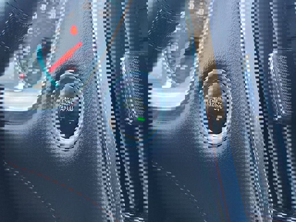 Used 2021 Chevrolet Traverse LT image 16