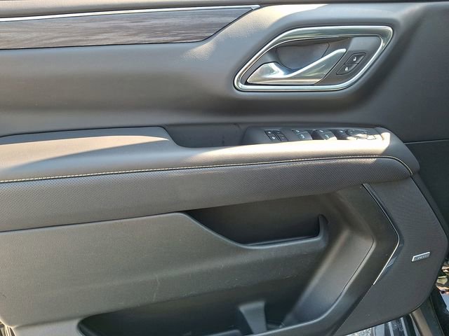 Used 2023 GMC Yukon SLT w/ SLT Premium Package image 13