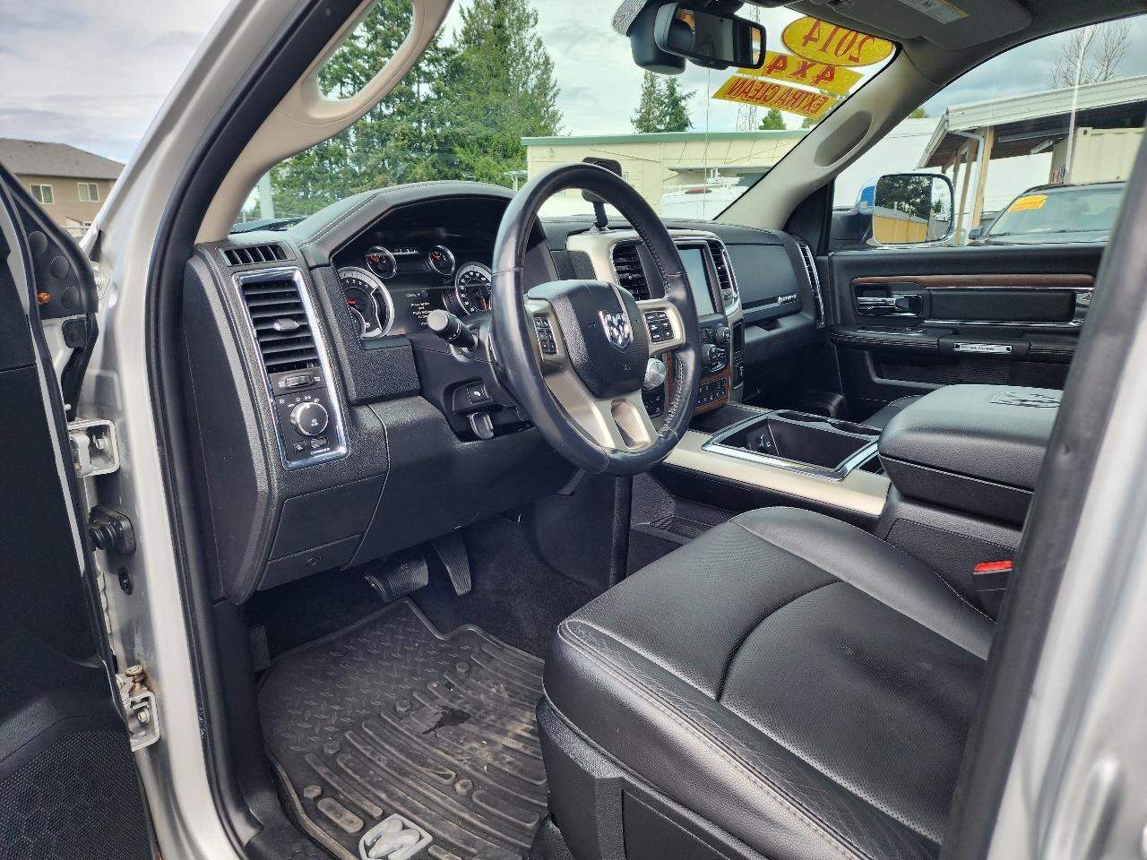 Used 2014 RAM 1500 Laramie w/ Convenience Group AWD/4WD image 11