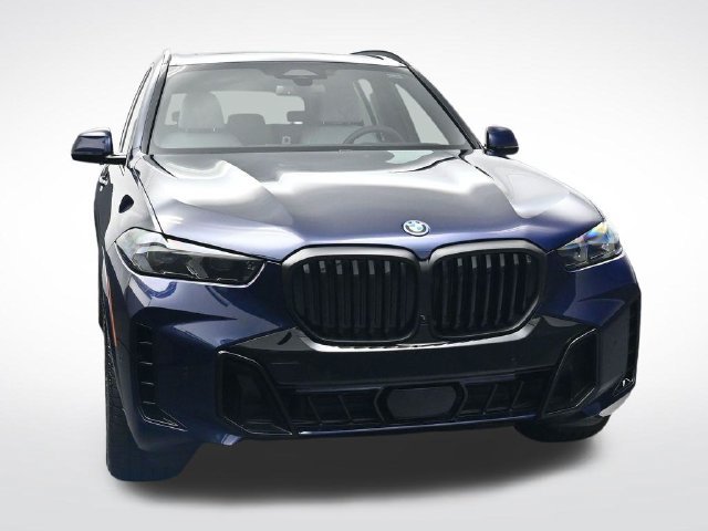 New 2026 BMW X5 xDrive50e w/ M Sport Package AWD/4WD image 11