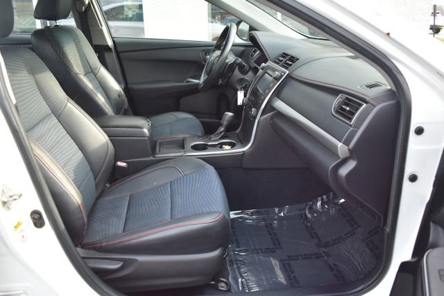 Used 2015 Toyota Camry SE image 35