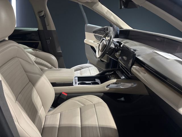 Used 2025 Lincoln Nautilus Reserve w/ Jet Appearance Package image 15