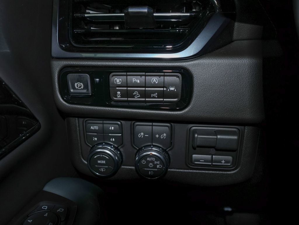 New 2026 GMC Yukon XL AT4 w/ AT4 Premium Plus Package image 27