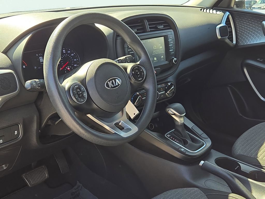 Certified 2020 Kia Soul S image 18