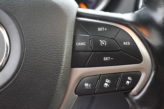 Used 2021 Jeep Grand Cherokee Limited AWD/4WD image 32
