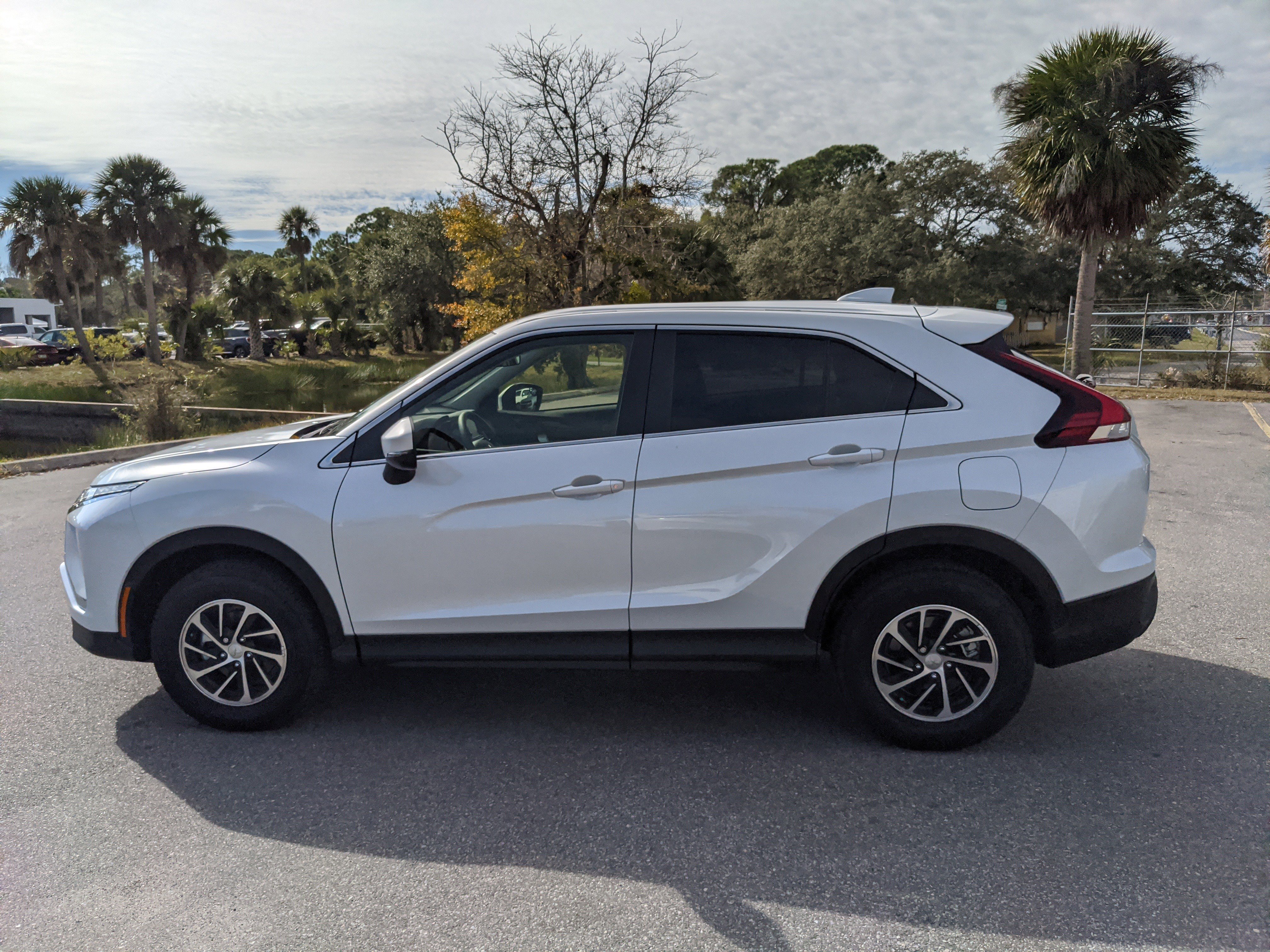 Used 2025 Mitsubishi Eclipse Cross ES image 5