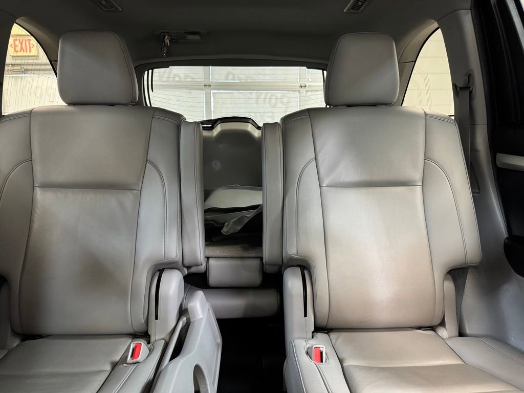 Used 2019 Toyota Highlander XLE FWD image 13