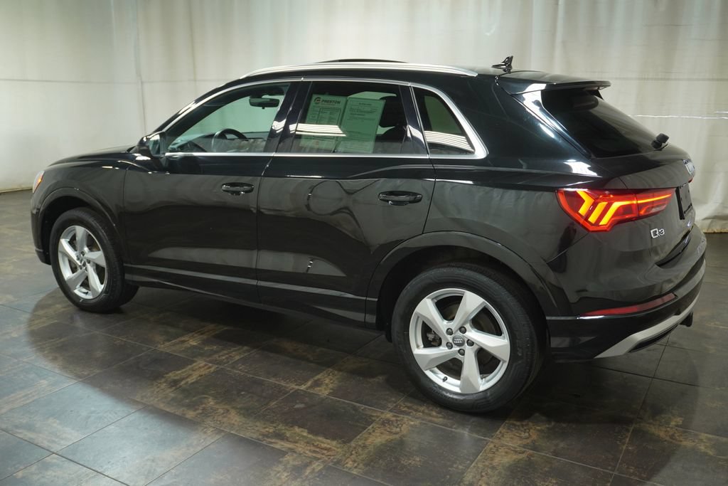 Used 2019 Audi Q3 2.0T Premium AWD/4WD image 7