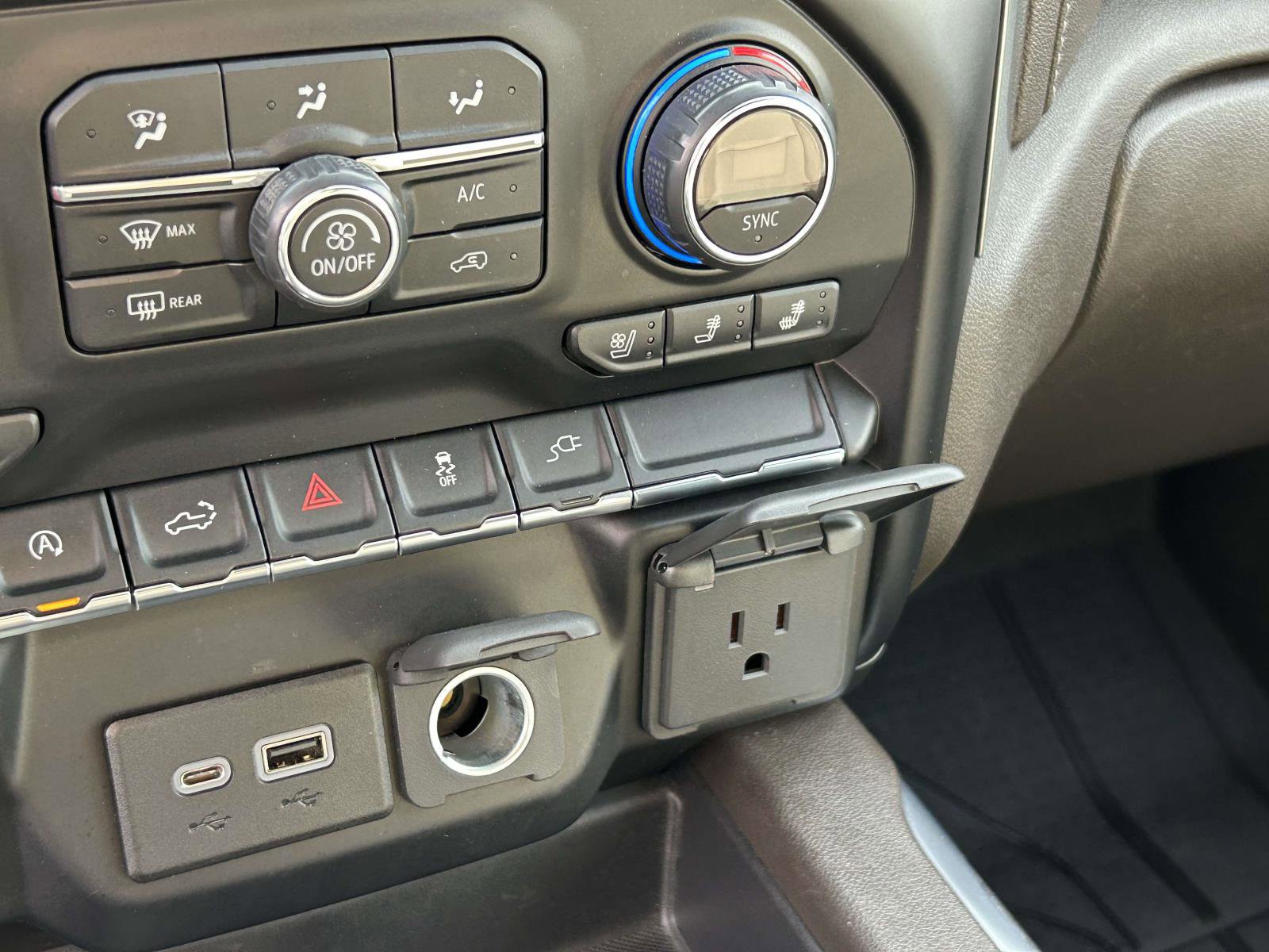 Used 2019 Chevrolet Silverado 1500 LTZ image 26