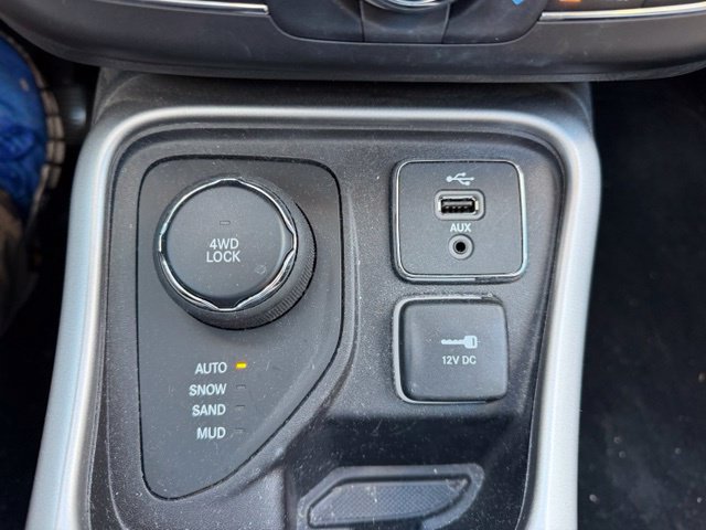 Used 2018 Jeep Compass Latitude w/ Popular Equipment Group AWD/4WD image 17