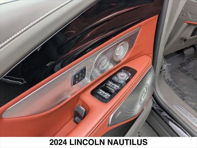Used 2024 Lincoln Nautilus Black Label image 11