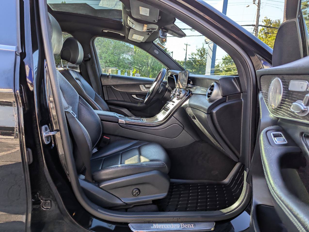 Used 2021 Mercedes-Benz GLC 300 4MATIC image 33
