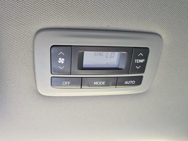 Used 2020 Toyota Sienna XLE image 11