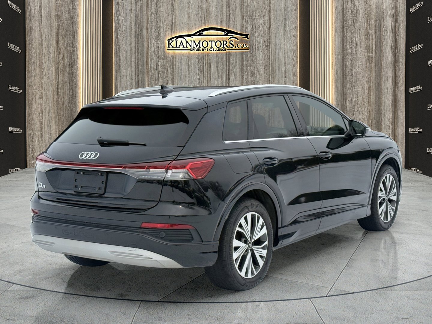 Used 2023 Audi Q4 e-tron Premium Plus w/ Premium Plus image 7
