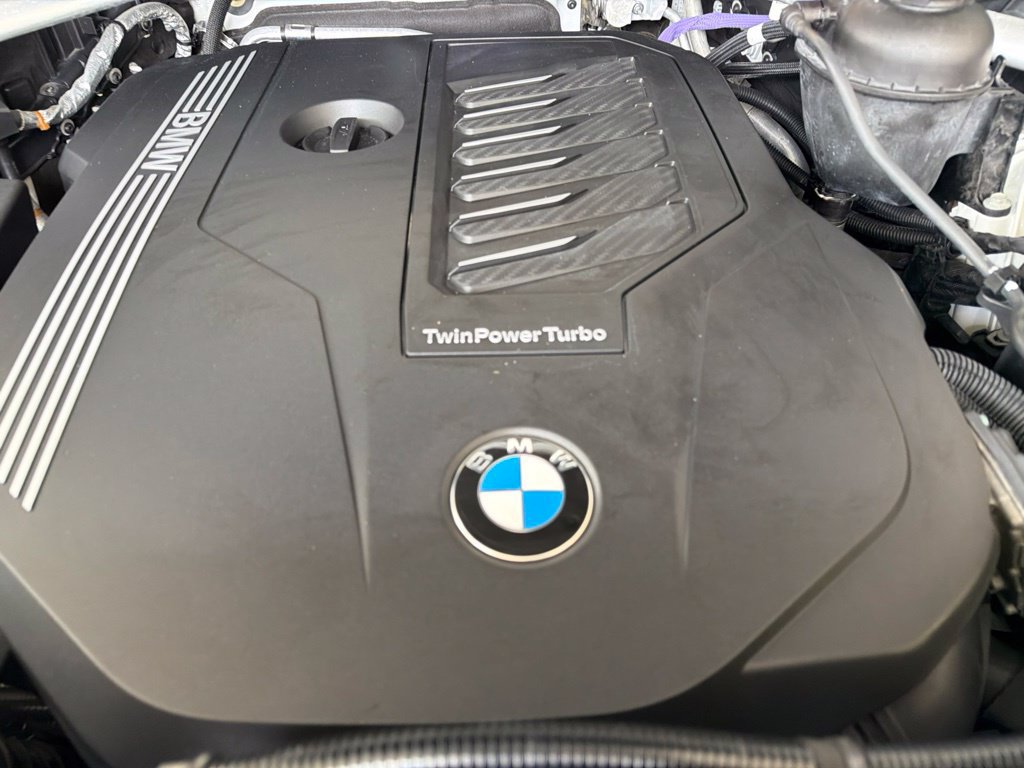 Used 2021 BMW X5 xDrive40i w/ M Sport Package AWD/4WD image 13