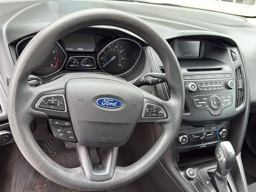Used 2015 Ford Focus SE FWD image 14