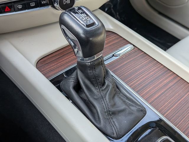 Used 2021 Volvo S60 T6 Momentum image 18