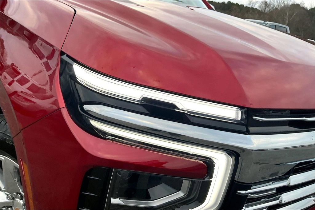 New 2025 Chevrolet Suburban Premier w/ Sun And Tow Package image 15