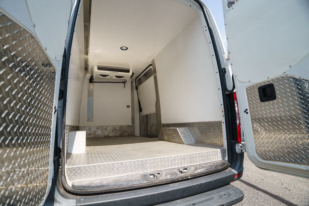 Used 2023 Mercedes-Benz Sprinter 2500 image 13