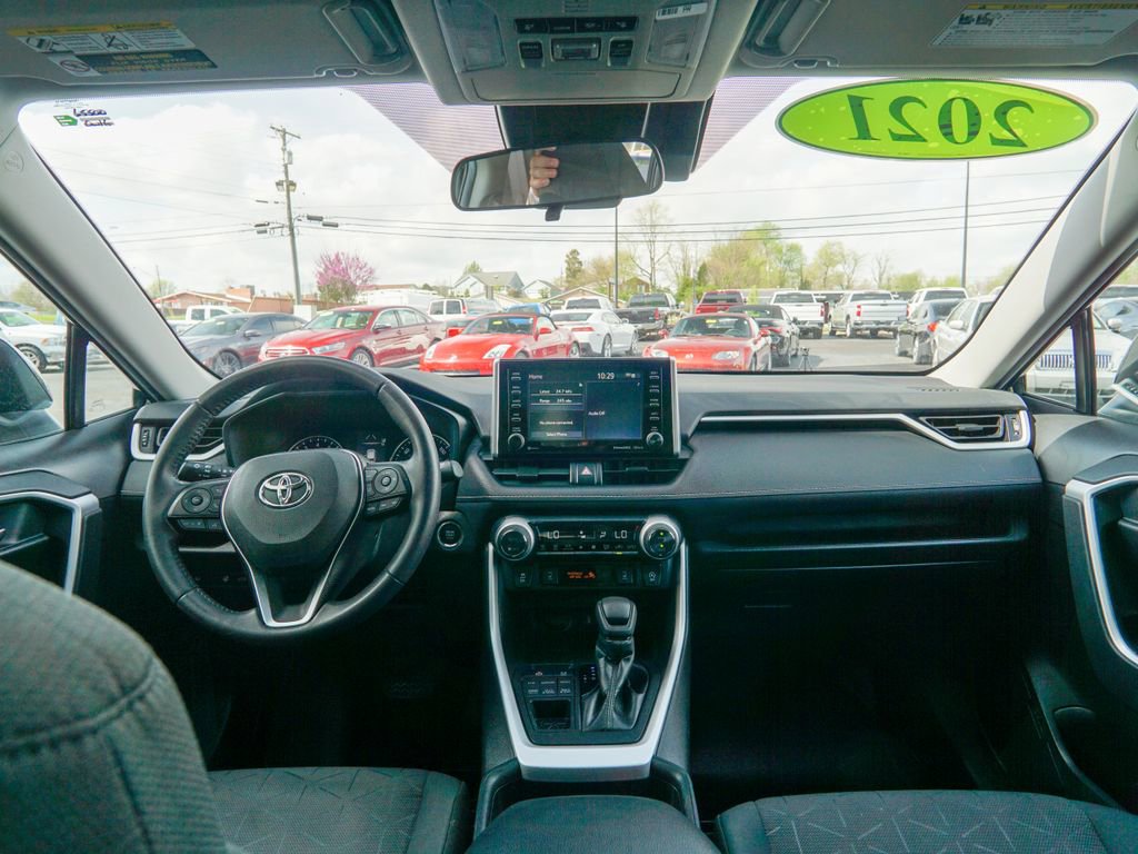 Used 2021 Toyota RAV4 XLE w/ Convenience Package image 14