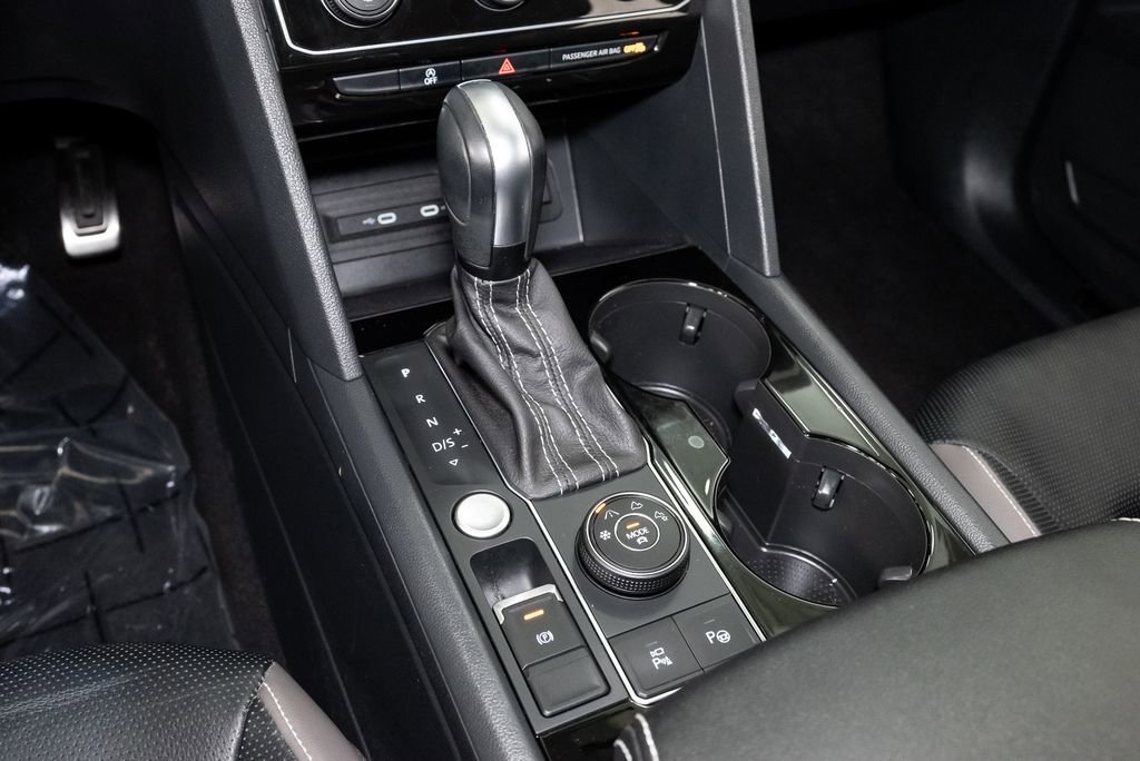 Used 2023 Volkswagen Atlas SEL Premium image 25