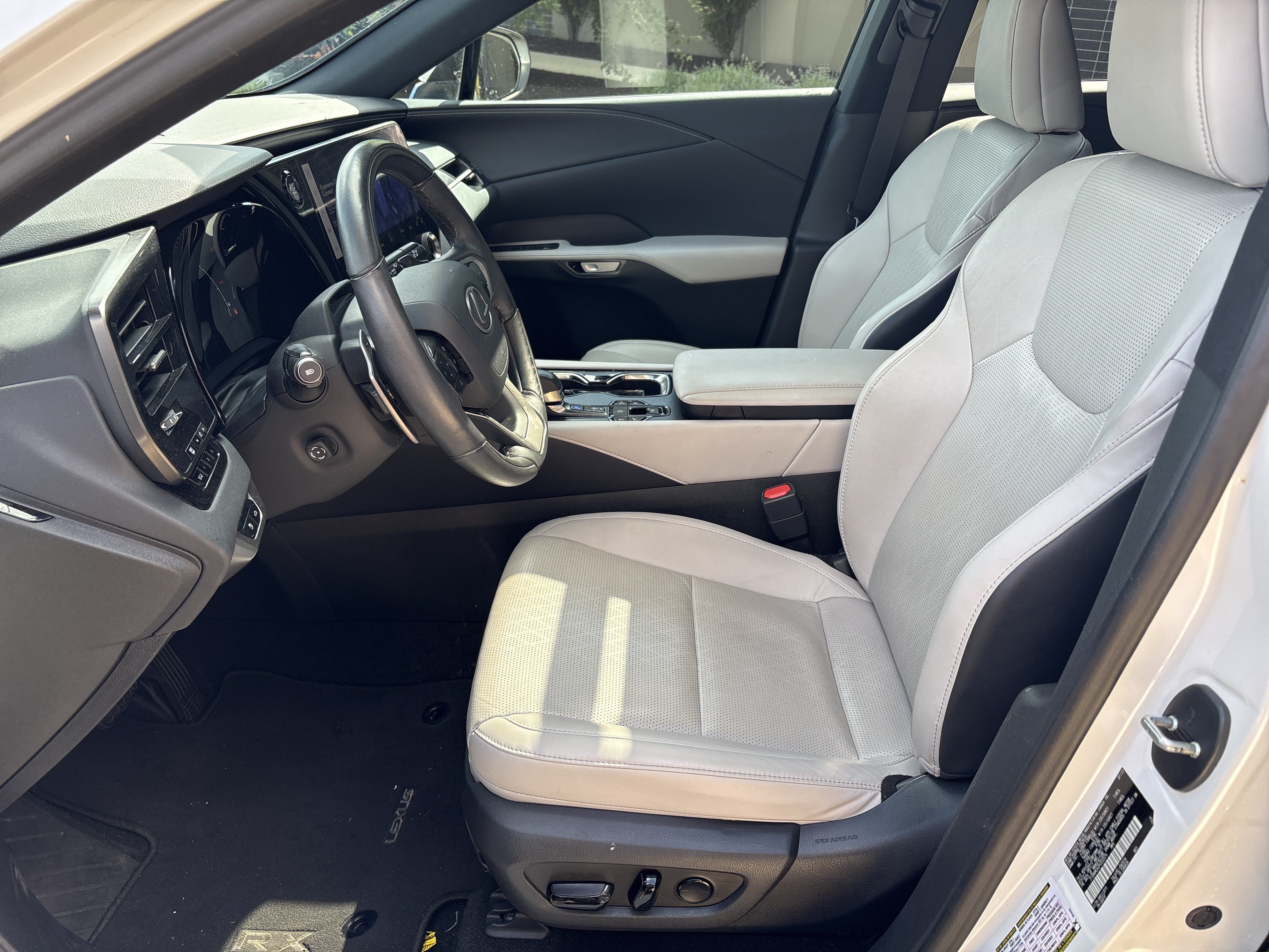 Used 2023 Lexus RX 350 Premium Plus w/ Cold Area Package AWD/4WD image 16