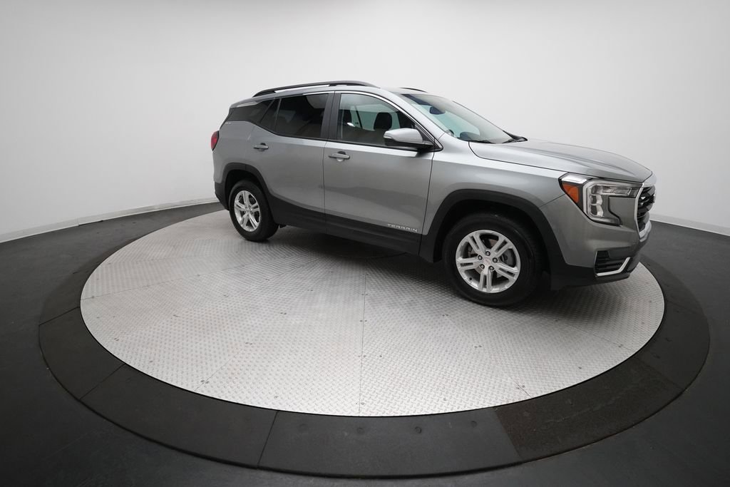 Used 2024 GMC Terrain SLE w/ Driver Convenience Package image 36