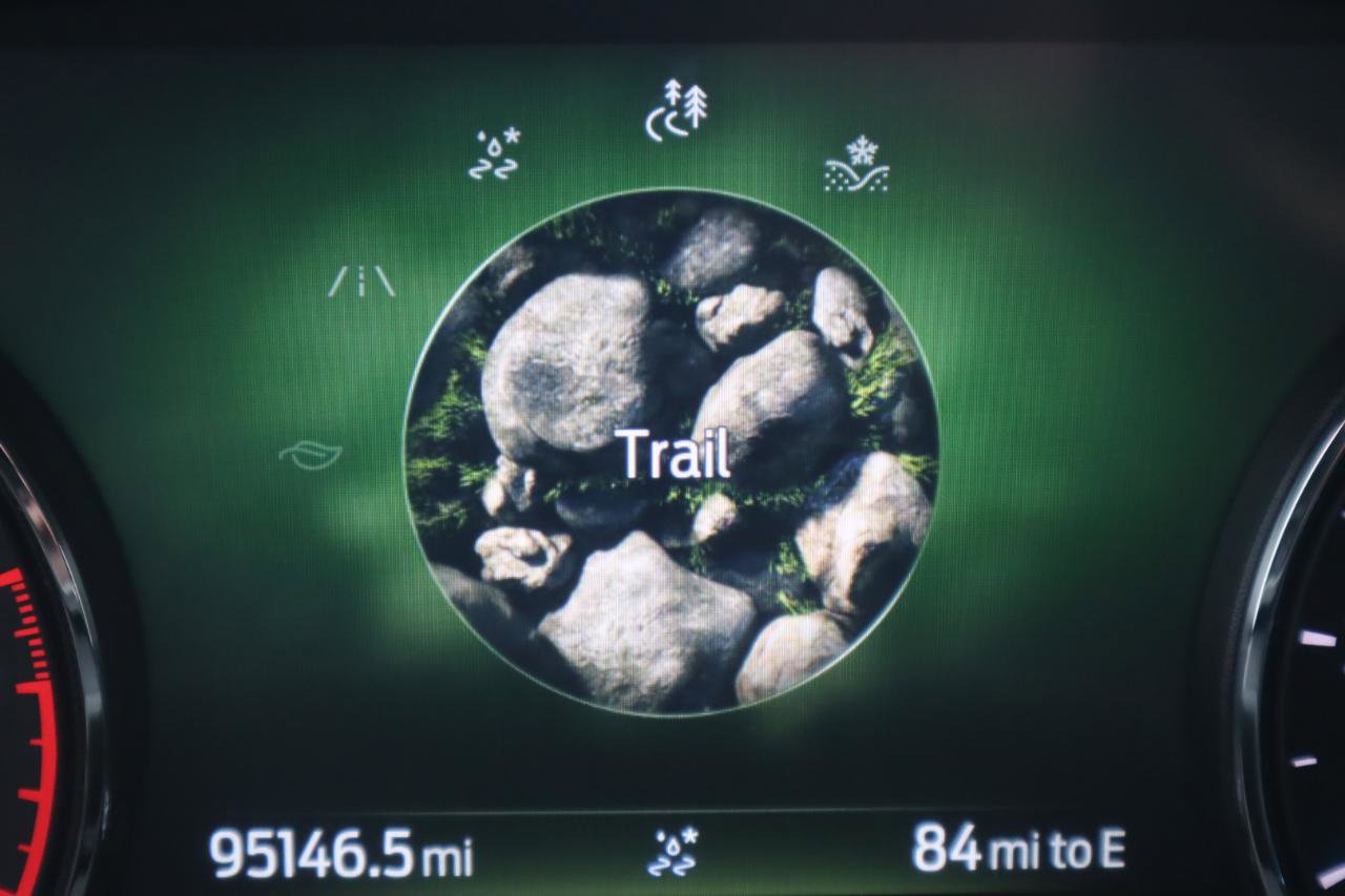 Used 2021 Ford Explorer XLT w/ Equipment Group 202A image 84