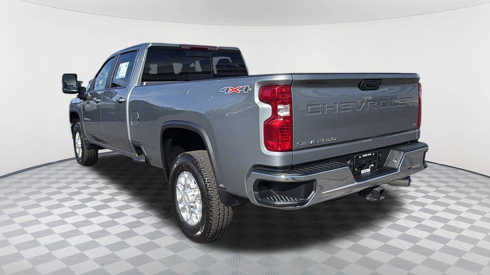 Used 2025 Chevrolet Silverado 3500 LT AWD/4WD image 7
