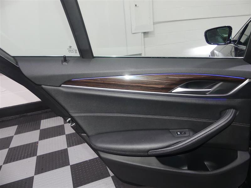 Used 2018 BMW 530i xDrive image 25