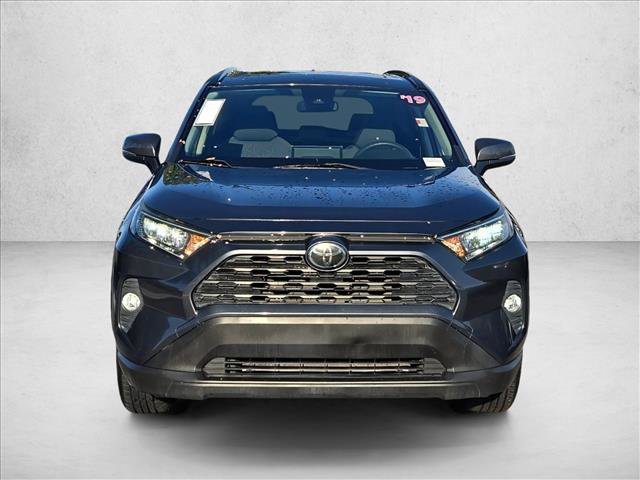 Used 2019 Toyota RAV4 XLE w/ Convenience Package FWD image 2